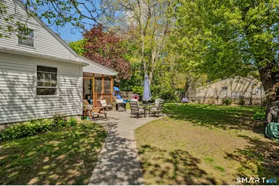 1 Middle Street, Waterford, CT 06385 - Photo 5