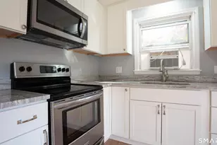 24 Coburn Cir, Newington, CT 06111 - Photo 7