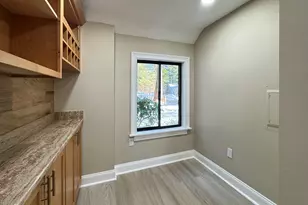 2 Highland Square, Avon, CT 06001 - Photo 11