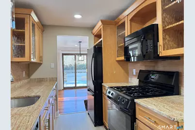 2 Highland Square #2, Avon, CT 06001 - Photo 7