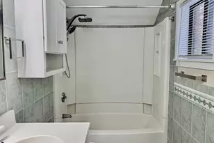 2 Highland Square, Avon, CT 06001 - Photo 33