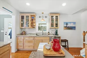 439 Pequot Ave, Groton, CT 06355 - Photo 13