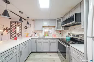 93 Shawnee Rd, East Hartford, CT 06118 - Photo 11