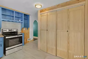 13 Benjamin St, Bristol, CT 06010 - Photo 11