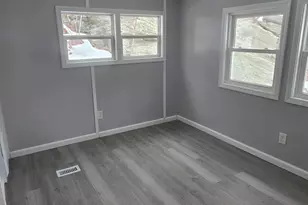 44 Norwich Ave, Norwich, CT 06360 - Photo 5