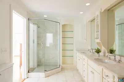 377 Main Street #APT 17, New Canaan, CT 06840 - Photo 9