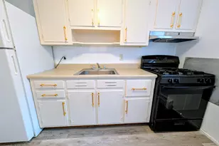 95 Fairview Dr, Danbury, CT 06810 - Photo 3