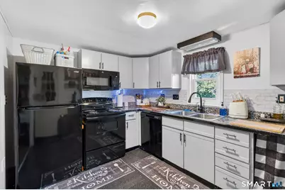 2 John Avenue, Waterford, CT 06375 - Photo 5