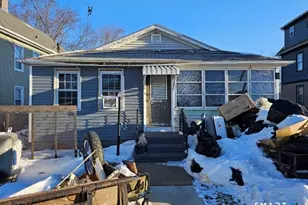 611 Main St, East Haven, CT 06512 - Photo 1