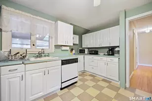 249 Wheeler Park Ave, Fairfield, CT 06825 - Photo 11