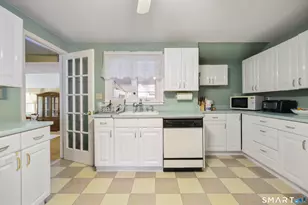 249 Wheeler Park Ave, Fairfield, CT 06825 - Photo 9