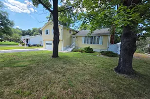75 Bates Dr, East Hartford, CT 06108 - Photo 3