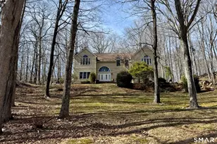 123A Peaceable St, Redding, CT 06896 - Photo 1