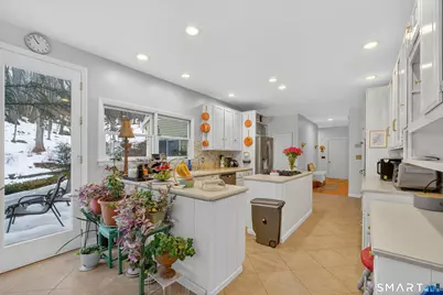 123A Peaceable Street, Redding, CT 06896 - Photo 3