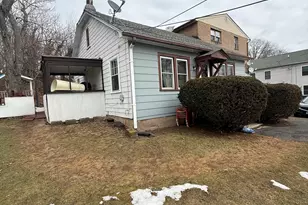 33 Allen Pl, New Haven, CT 06512 - Photo 3