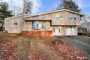 19 Collins Dr, West Haven, CT 06516 - Photo 1