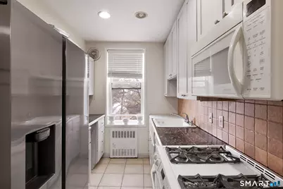 7 4th Street #APT 3H, Stamford, CT 06905 - Photo 9