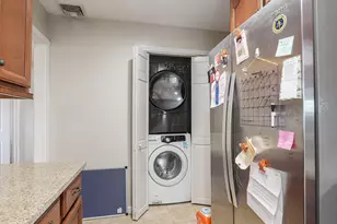 170 Marilyn Dr, Bridgeport, CT 06606 - Photo 17