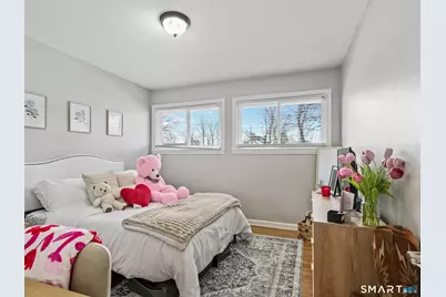 170 Marilyn Drive, Bridgeport, CT 06606 - Photo 9