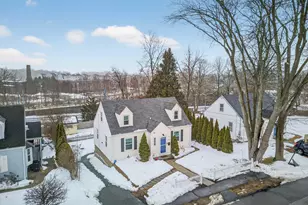 10 Hammer Pl, Branford, CT 06405 - Photo 3