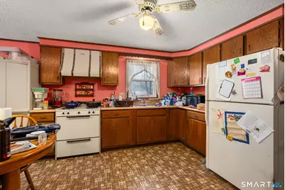 23 Farmstead Circle, Bloomfield, CT 06002 - Photo 5