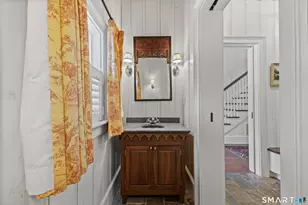 422 Scofieldtown Rd, Stamford, CT 06903 - Photo 21