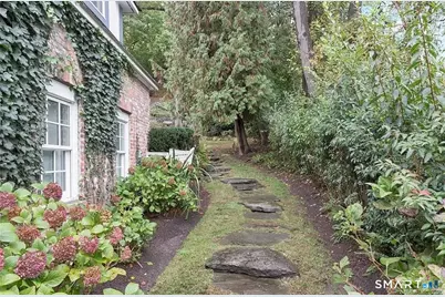 5 Halliwell Drive, Stamford, CT 06902 - Photo 29