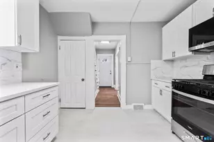 31 Alton St, Waterbury, CT 06705 - Photo 7