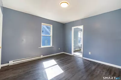 27 Beacon Street, Waterbury, CT 06704 - Photo 11