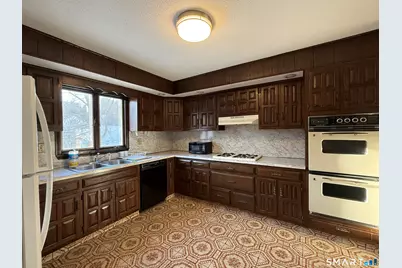 50 Emmett Avenue, Derby, CT 06418 - Photo 17