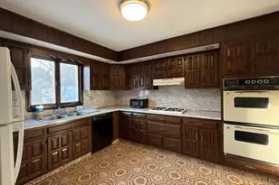 50 Emmett Ave, Derby, CT 06418 - Photo 17