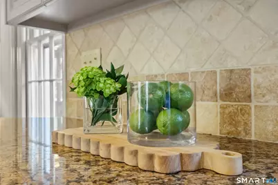 610 Unquowa Road, Fairfield, CT 06824 - Photo 15