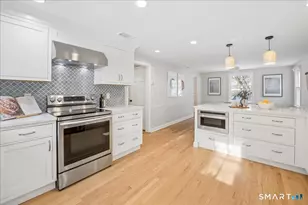 1091 Round Hill Rd, Fairfield, CT 06824 - Photo 11