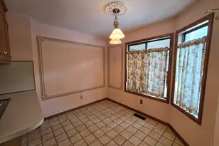 210 Treadwell St, Hamden, CT 06517 - Photo 3