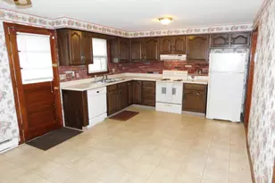 51 Hughes St, East Haven, CT 06512 - Photo 5