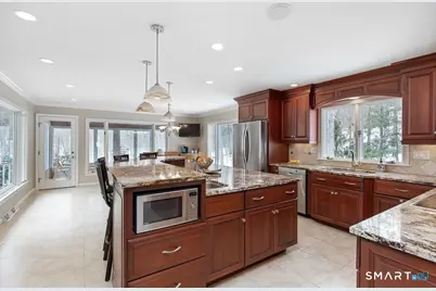 69 Forest Glen Drive, Woodbridge, CT 06525 - Photo 7