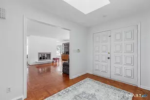 69 Forest Glen Dr, Woodbridge, CT 06525 - Photo 3