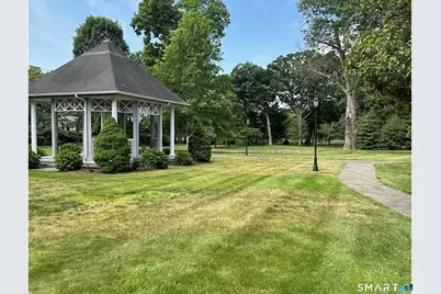 122 Woodside Green #1A, Stamford, CT 06901 - Photo 9