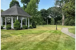 122 Woodside Green, Stamford, CT 06901 - Photo 9