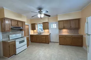 20 Elm St, Seymour, CT 06483 - Photo 11