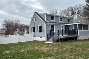 24 Deepwood Ln, Norwalk, CT 06854 - Photo 3