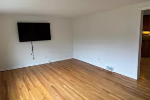 24 Deepwood Ln, Norwalk, CT 06854 - Photo 9