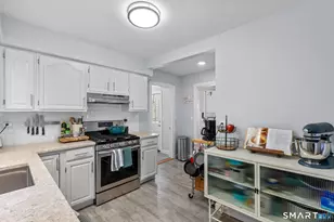 49 Lancaster Rd, West Hartford, CT 06119 - Photo 15