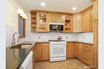 8 Oyster Landing Road #8, Milford, CT 06460 - Photo 11