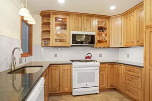 8 Oyster Landing Rd, Milford, CT 06460 - Photo 11