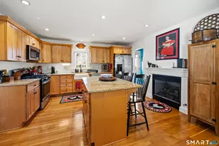 25 Stonegate Cir, Cheshire, CT 06410 - Photo 7