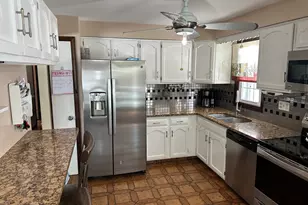 33 Sky View Cir, Hamden, CT 06514 - Photo 15