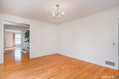 8 Crest Road, Danbury, CT 06811 - Photo 11