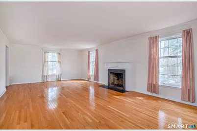 8 Crest Road, Danbury, CT 06811 - Photo 7