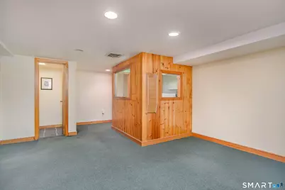 8 Crest Road, Danbury, CT 06811 - Photo 25